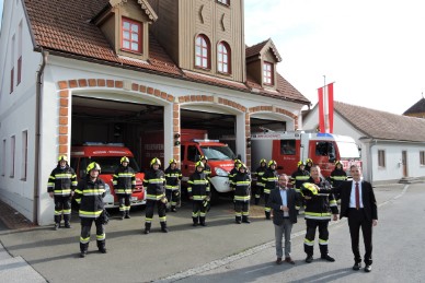 Helmübergabe der Freiwilligen Feuerwehr Neudau-Neudauberg